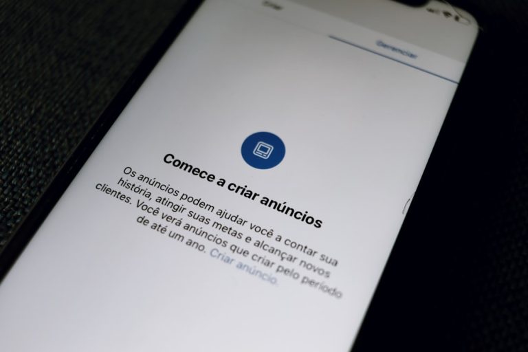 Ipad Branco No Textil Preto TGV81G4MeOI